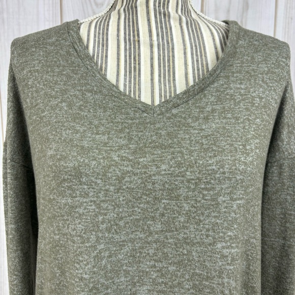 A New Day Sweater Lightweight Long Sleeve V-Neck Drop Shoulder Gray Size Small - Picture 4 of 13